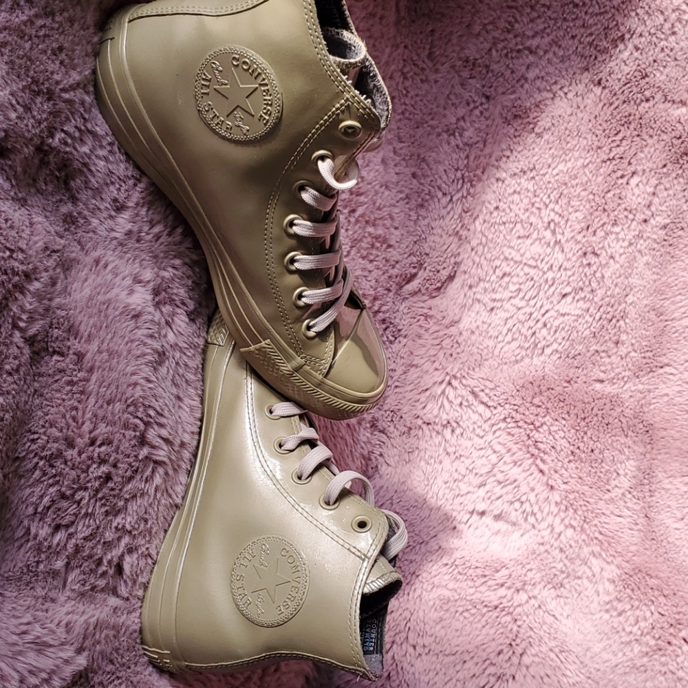 Hi top gold converse